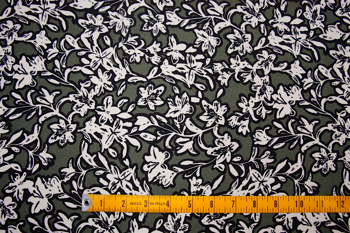 Olive Bloom Romance - Image 2