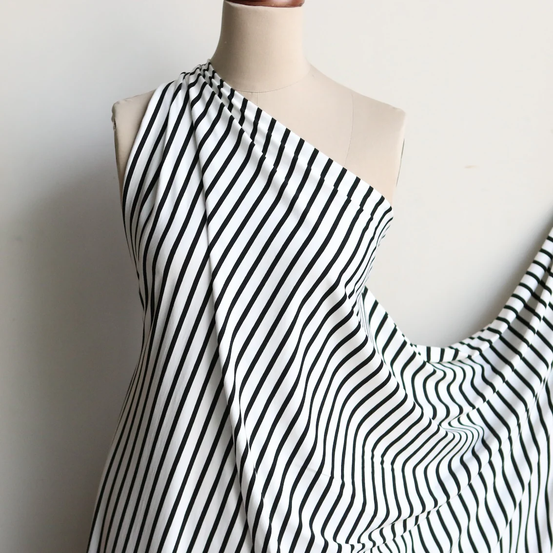 Onyx Stripe Jersey - Image 5