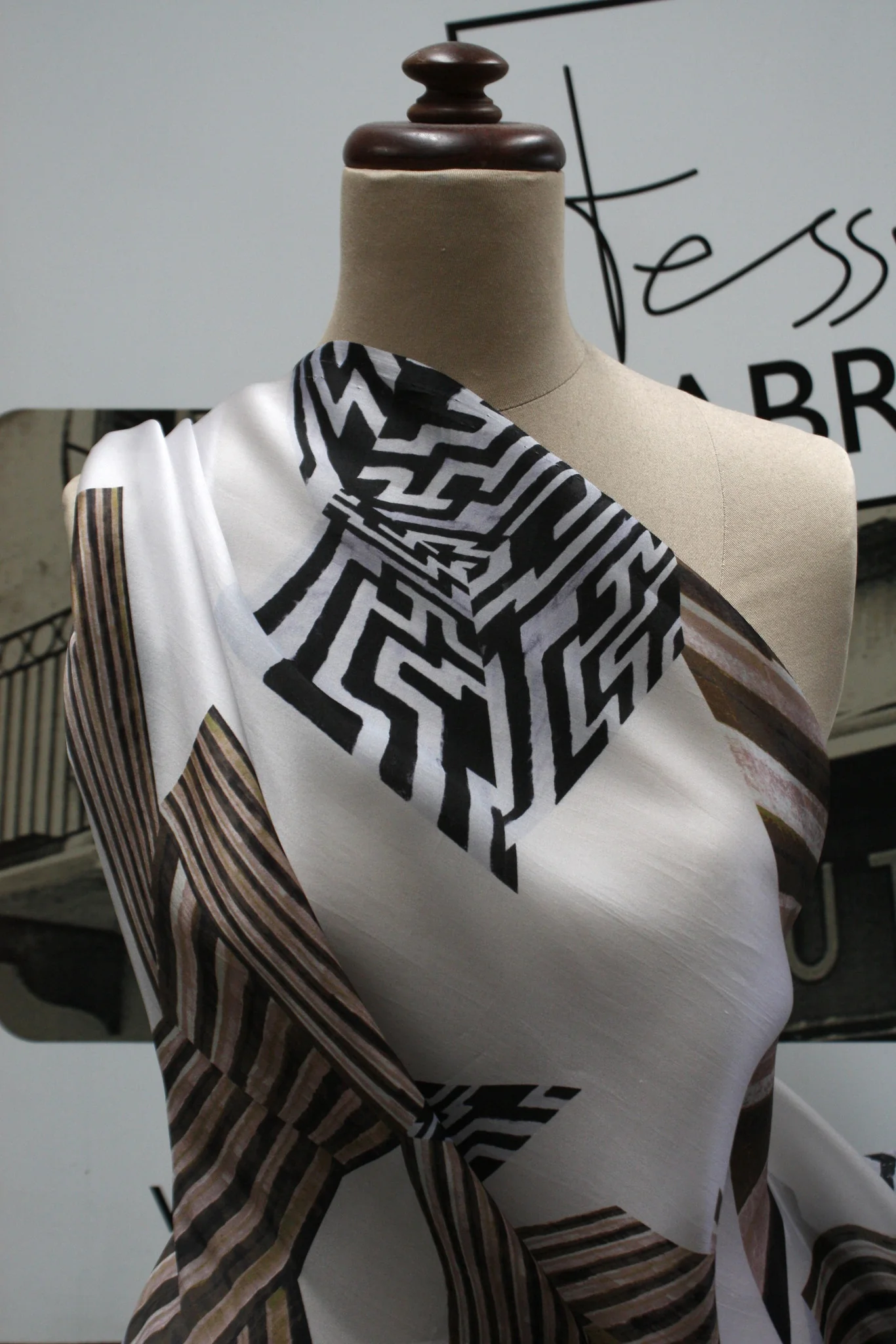 Organza Labyrinth - Image 5