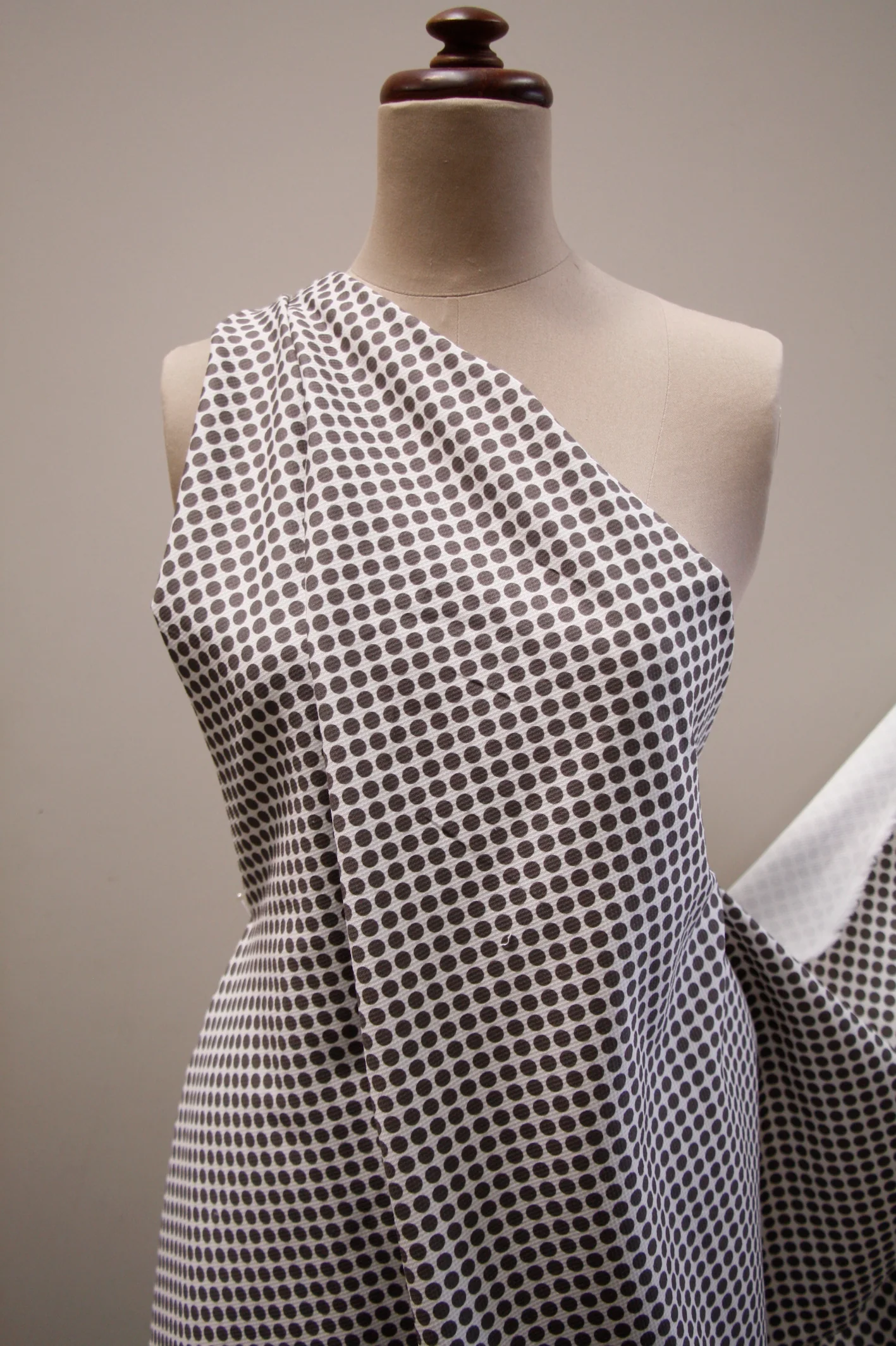 Panton Grey Spot - Image 4