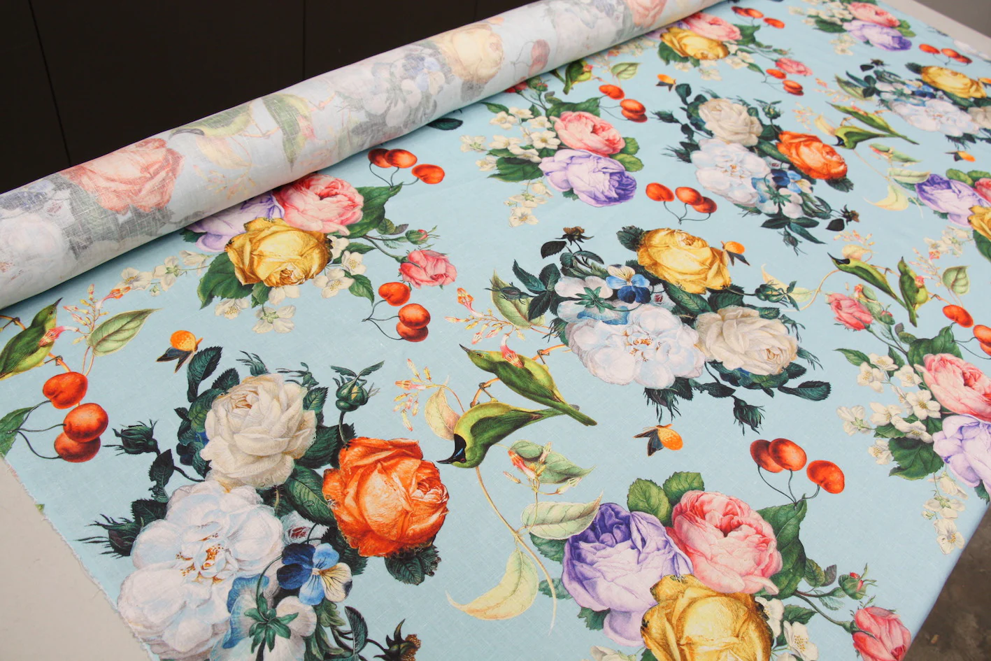 Paradiso Blue Printed Linen - Image 3