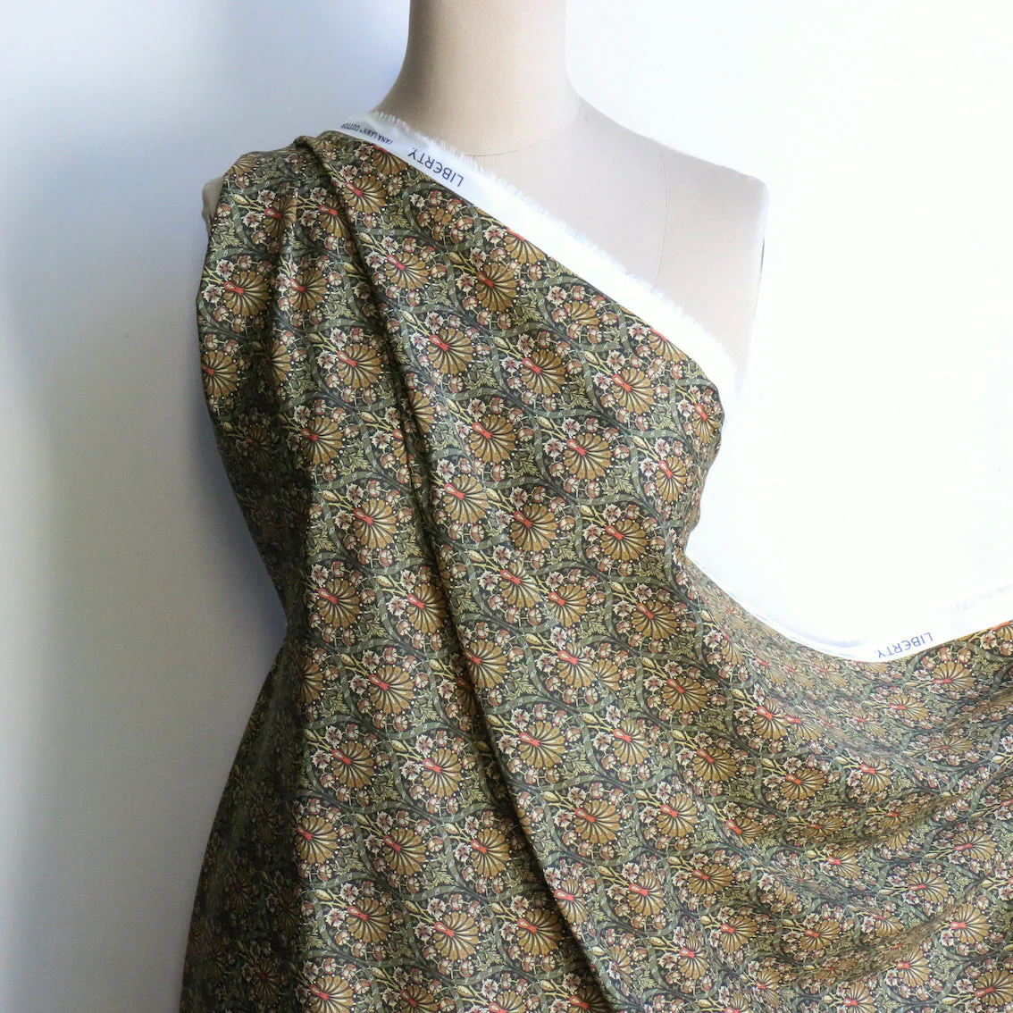 Peacock Place - Liberty Tana Lawn™ - Image 4