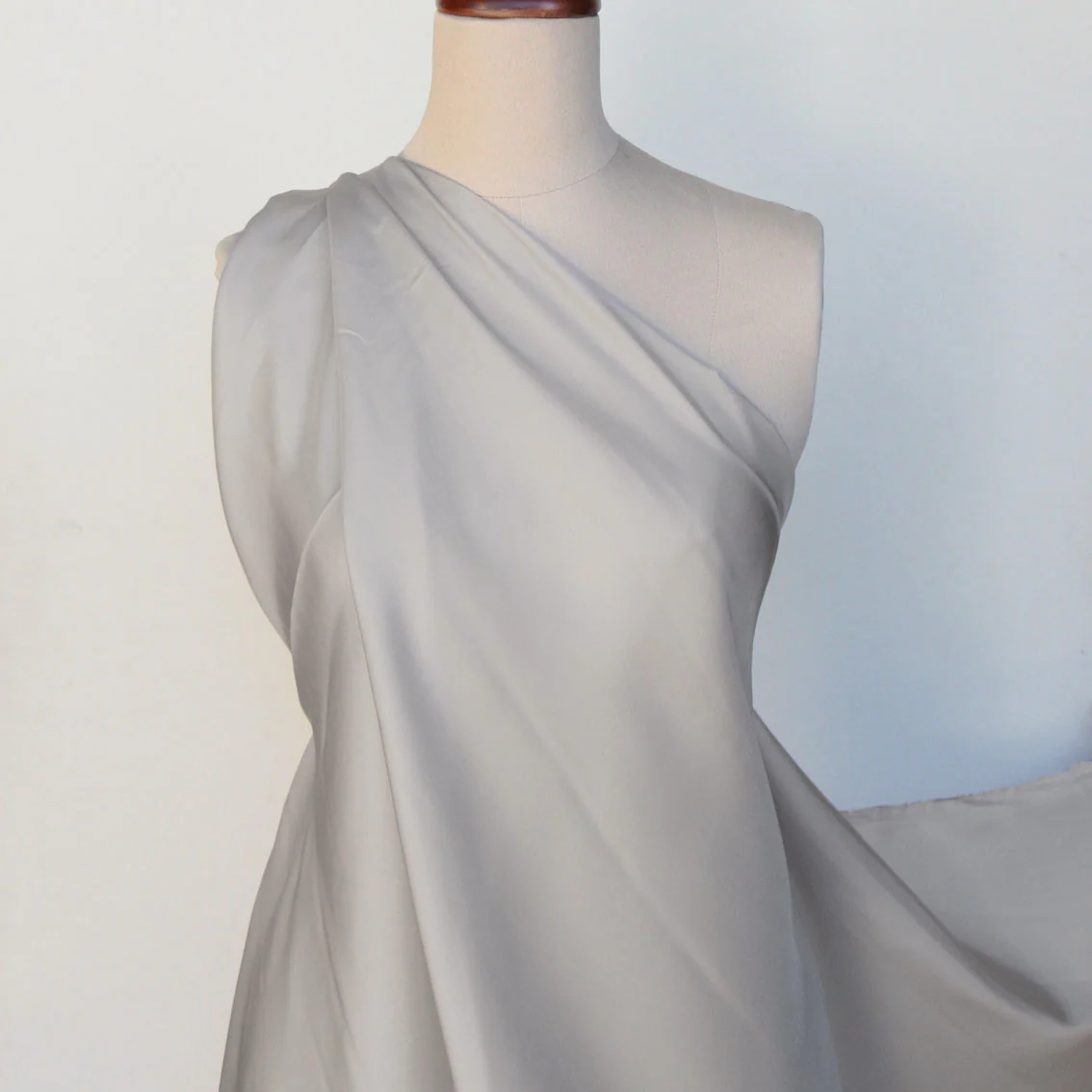 Pearl Grey Rayon Lining (120cm wide) - Image 3