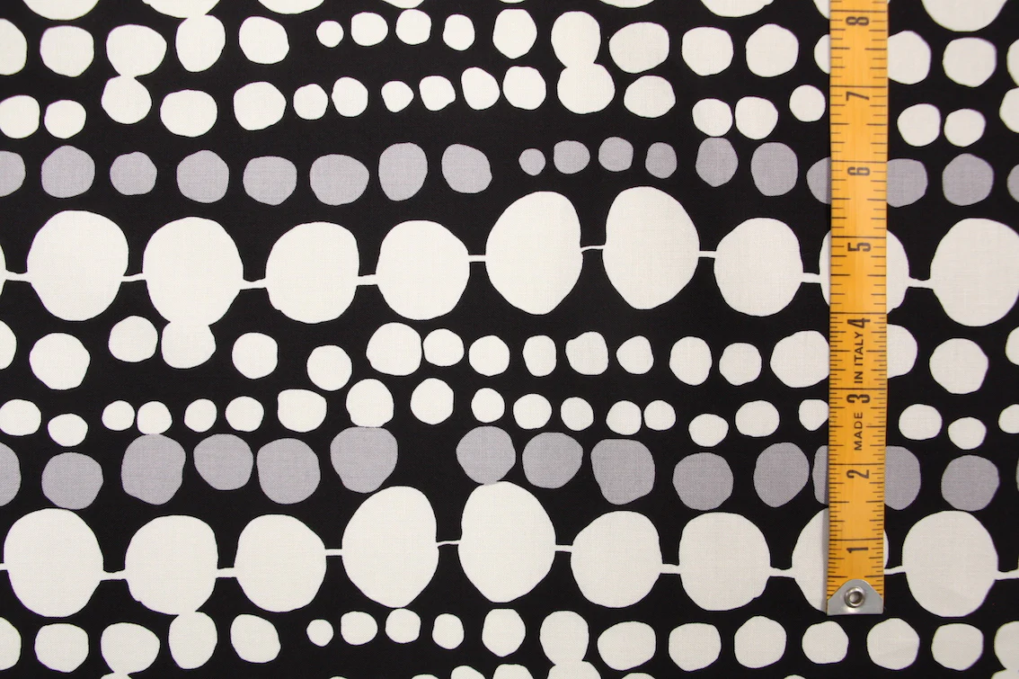 Pearls On Black - Image 2