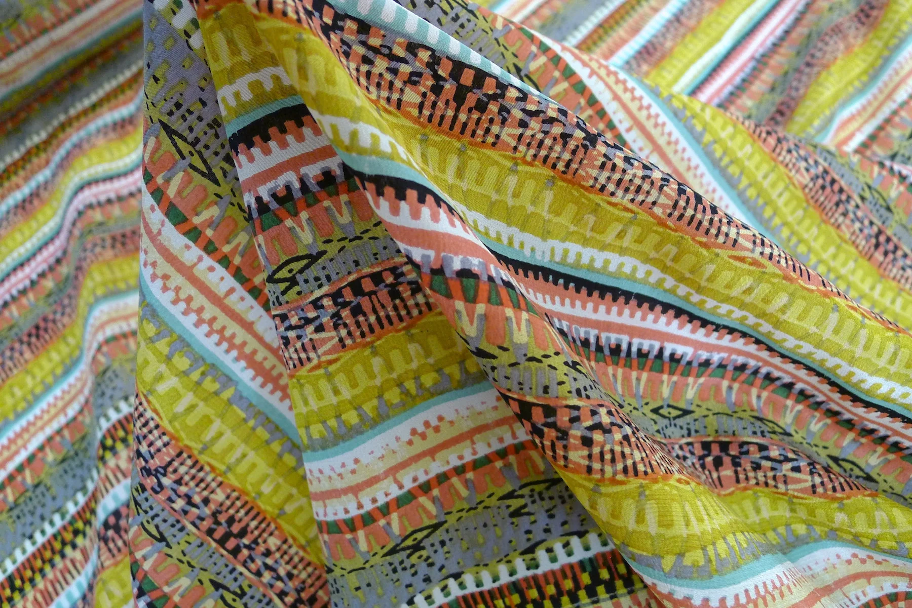 Pinata Crepe de Chine - Image 5