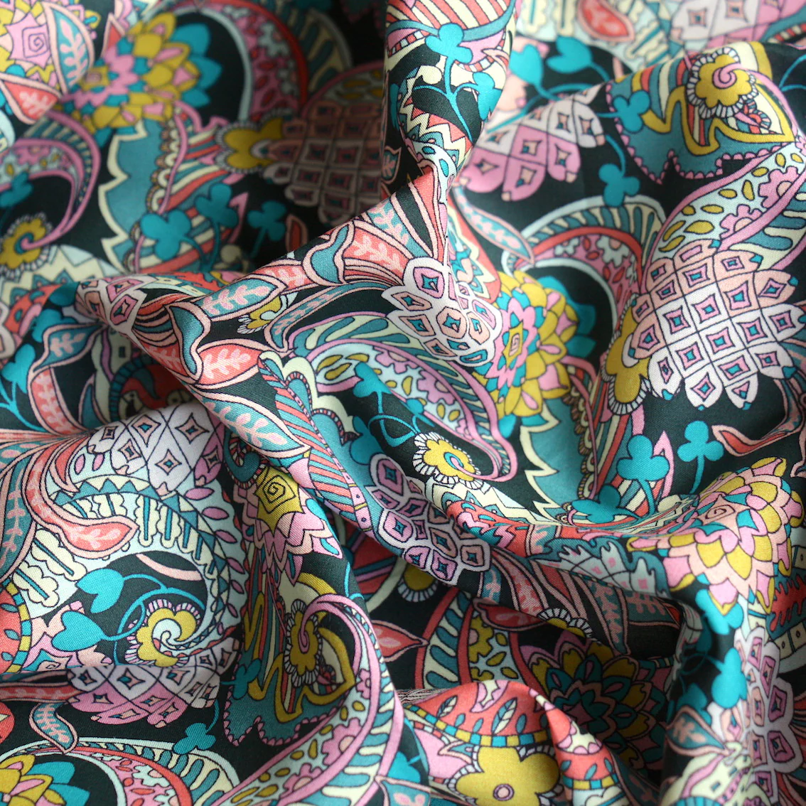 Pineapple Paisley Blue - Liberty Tana Lawn⢠- Image 2
