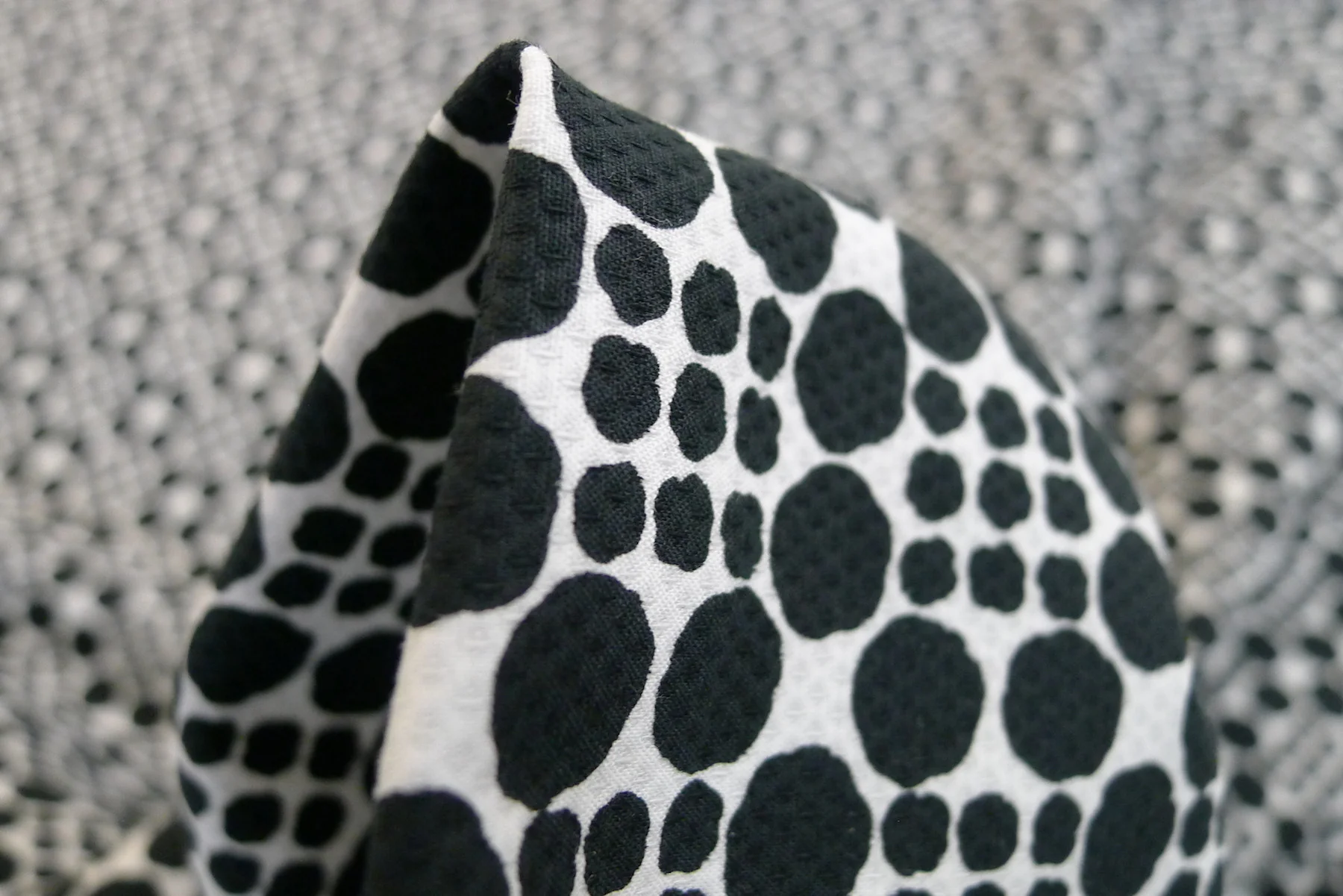 Pique Dots