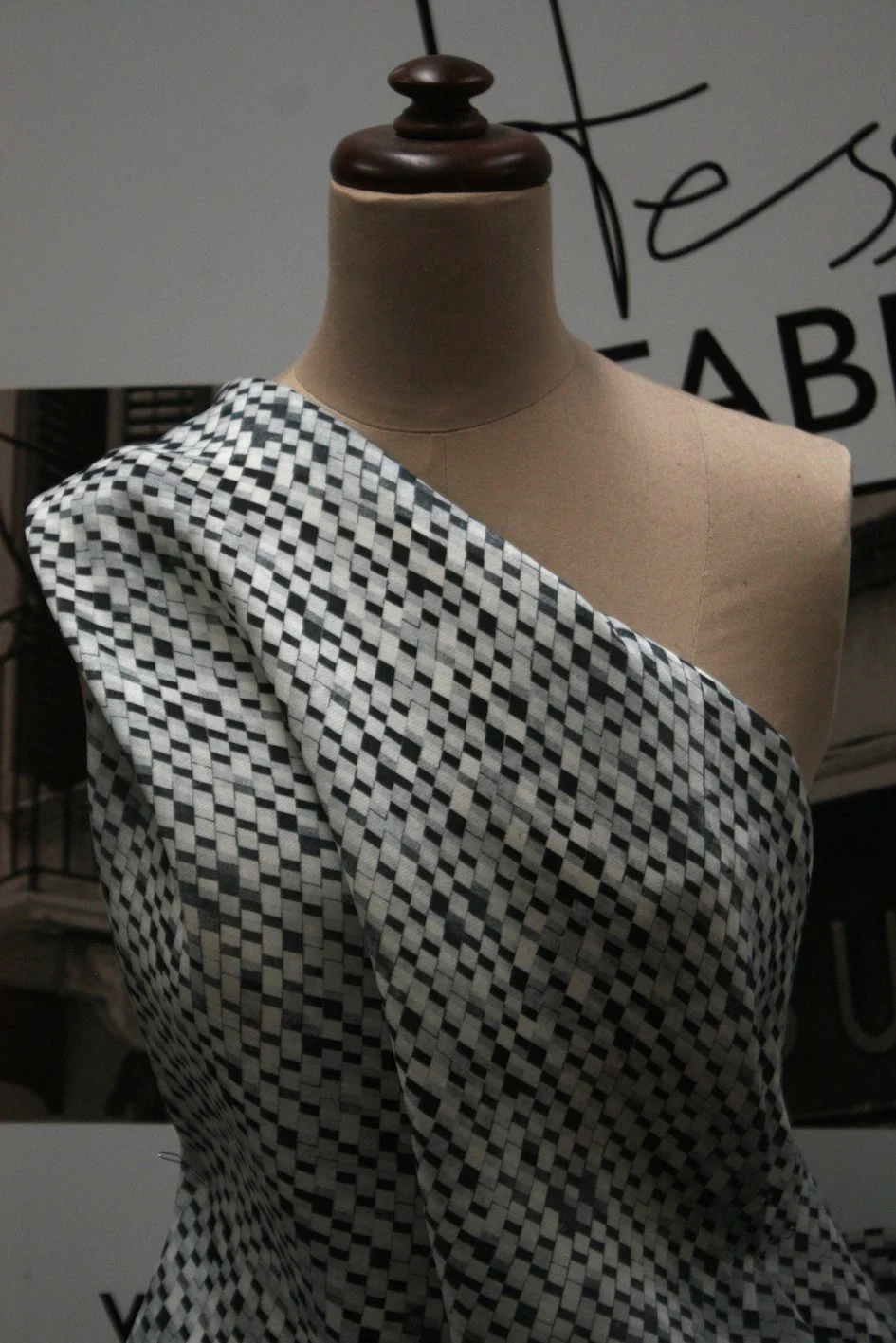 Pixel Negative Organza - Image 5