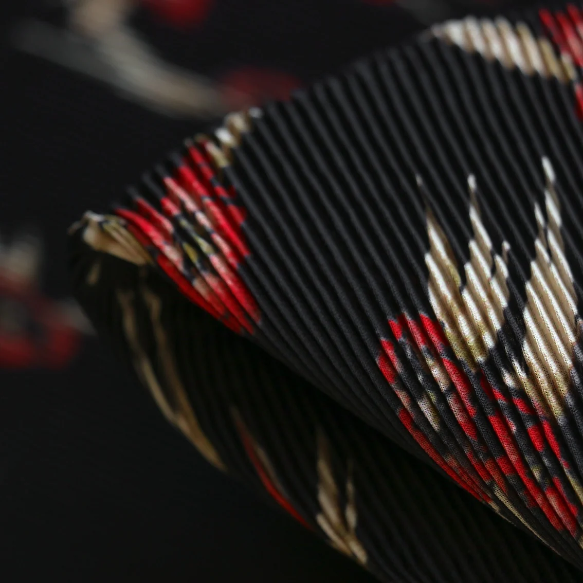 Plisse Giardino - Black/Floral Georgette