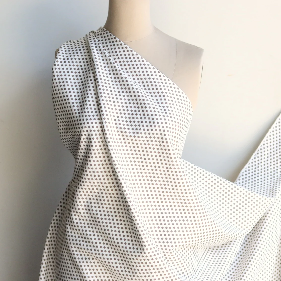 Pois Taupe Cotton Pique - Image 4