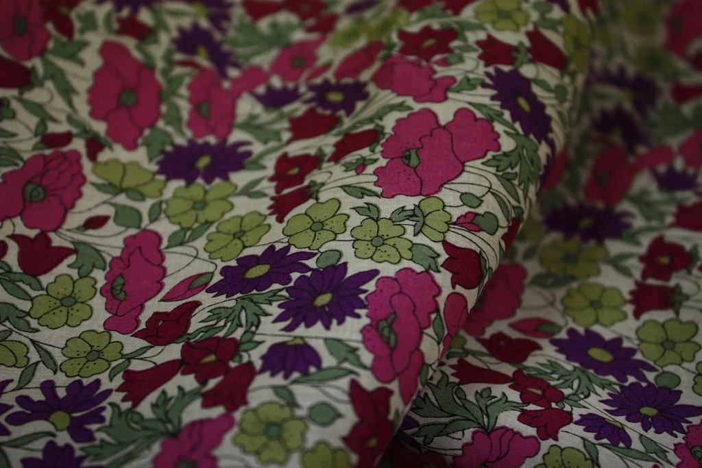 Mauve Poppy and Daisy - Tana Lawn