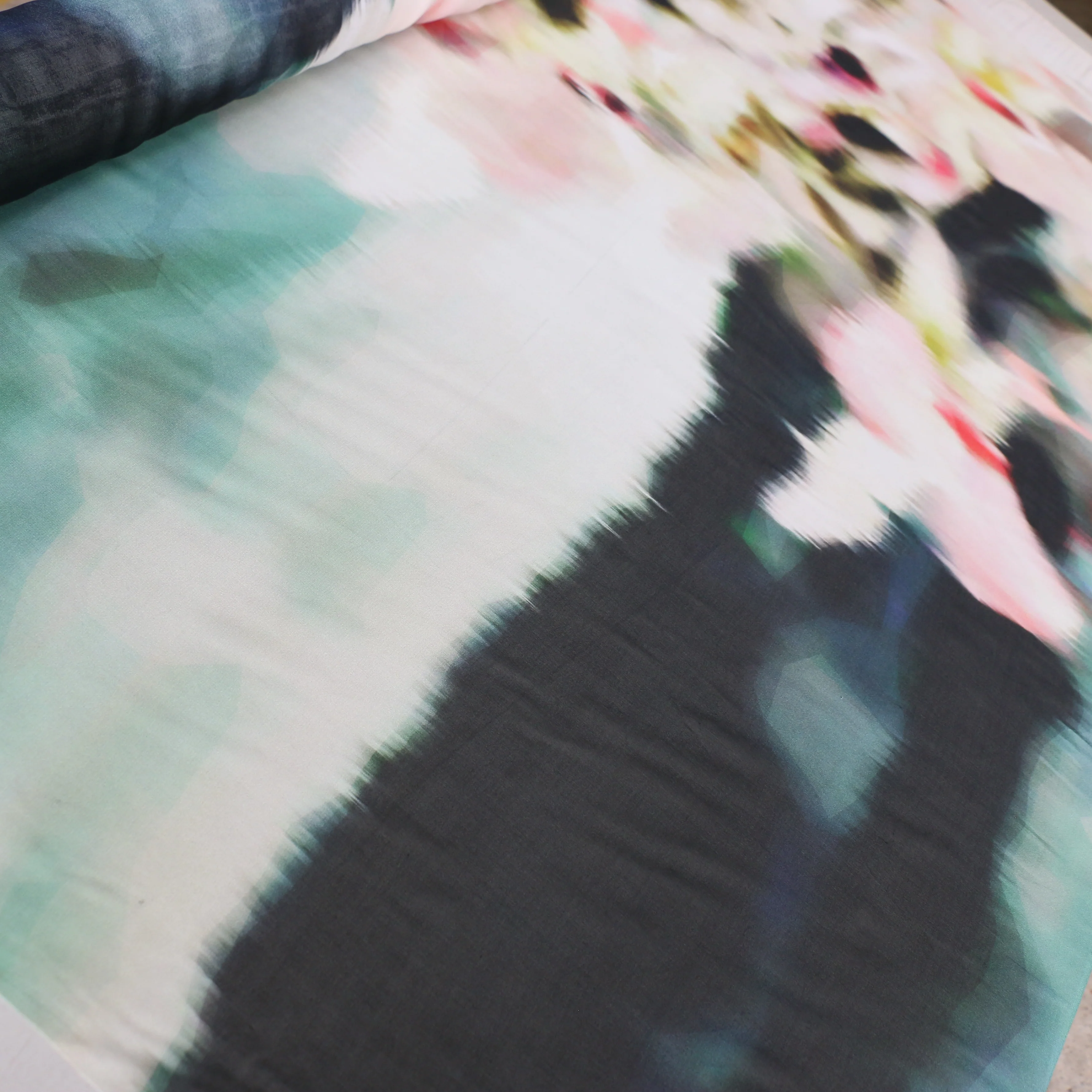 Pretty Fade Out Georgette - Image 4