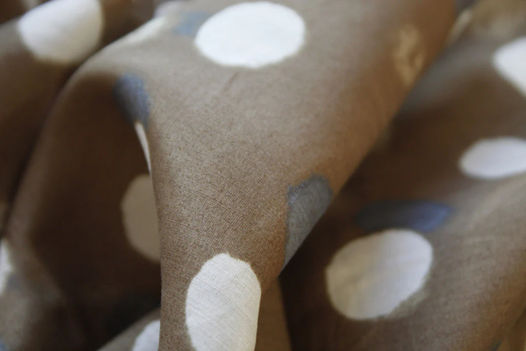Spots On Brown - Image 3