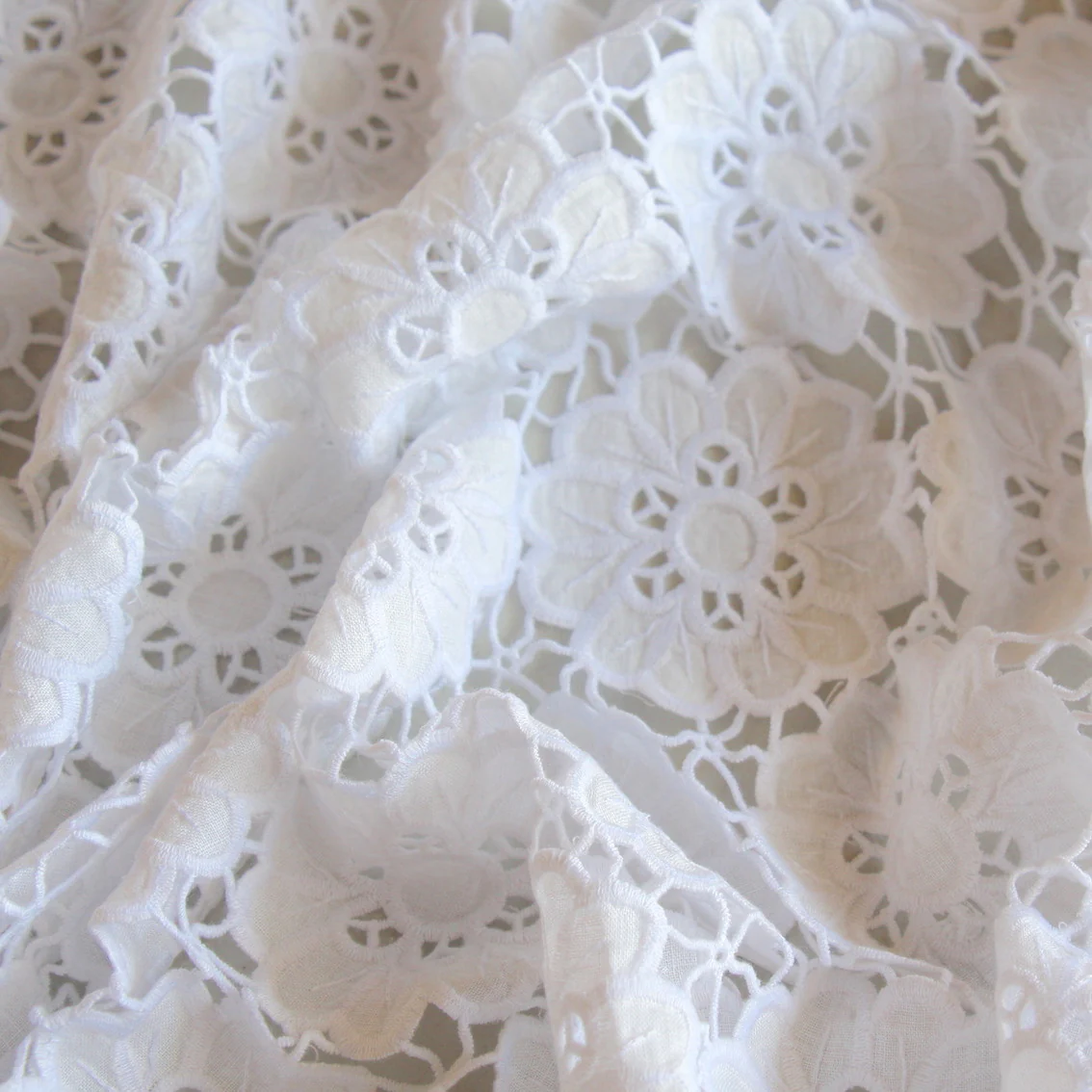 Big White Linen Broderie Anglaise - Image 2