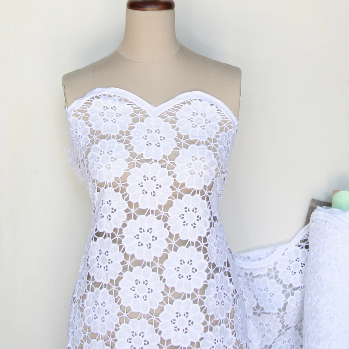 Big White Linen Broderie Anglaise - Image 6