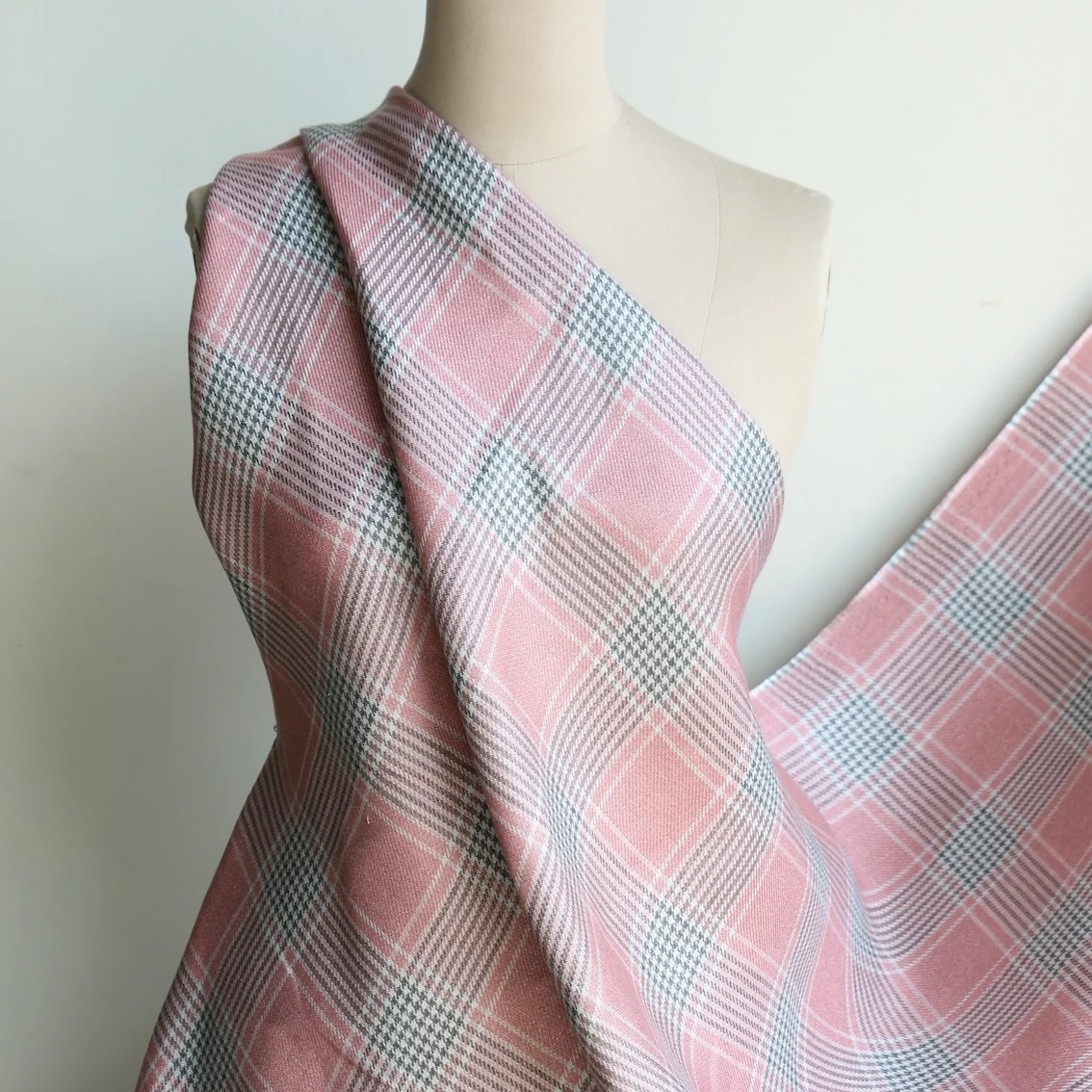 Quadri Rosa Check Linen - Image 5