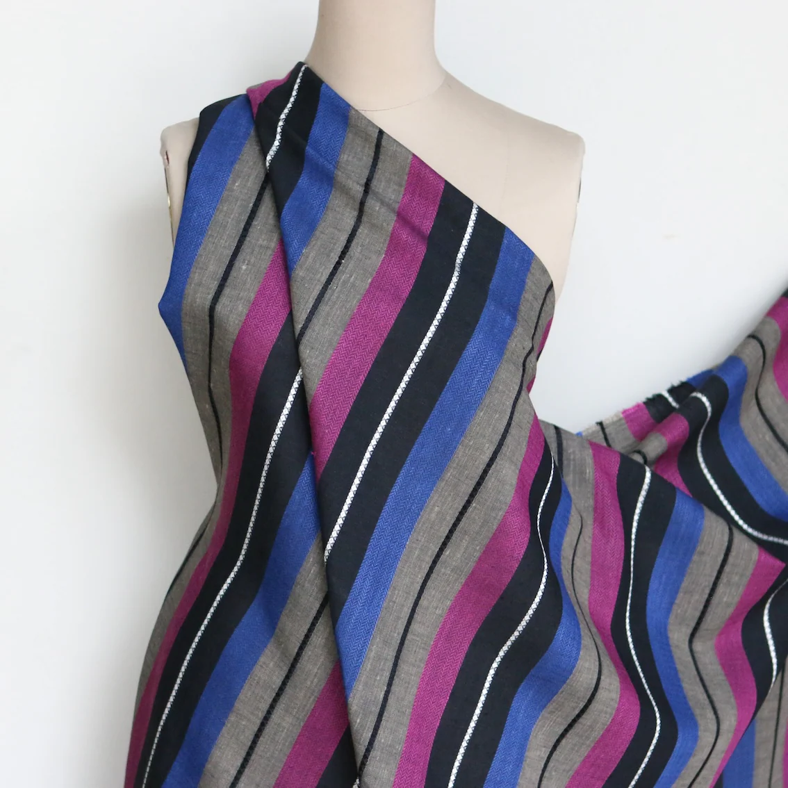 Ravello Stripe on Navy Linen - Image 5