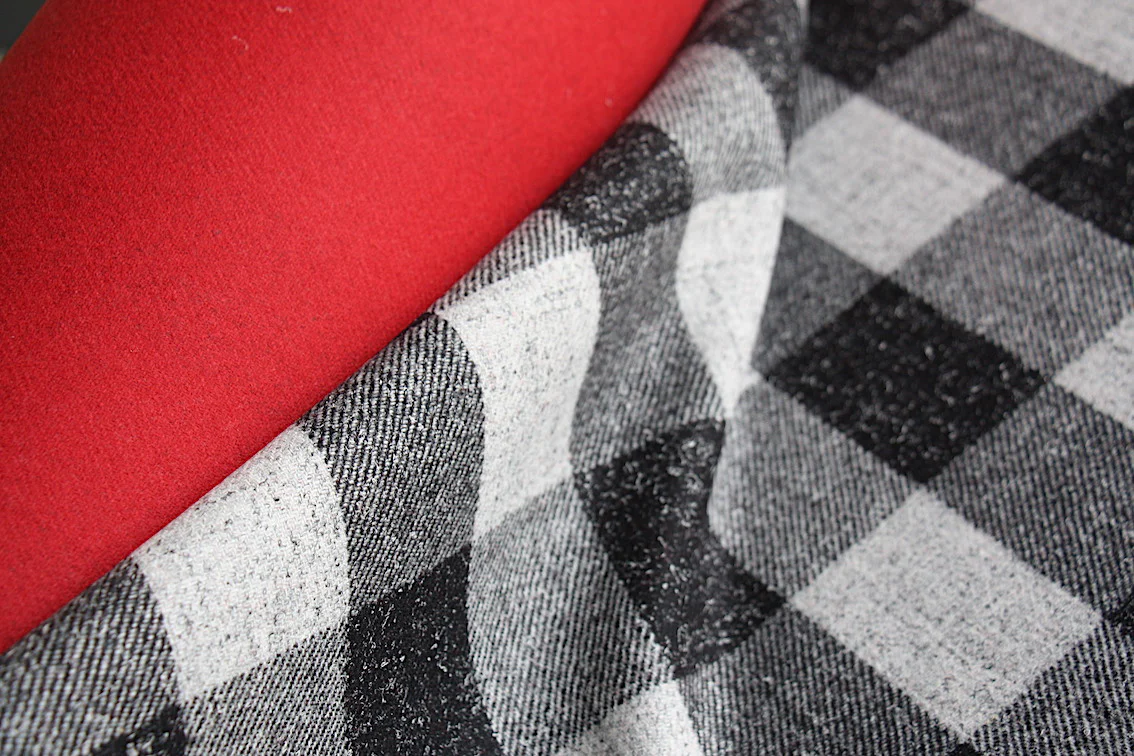 Red Black & Squares - Image 2
