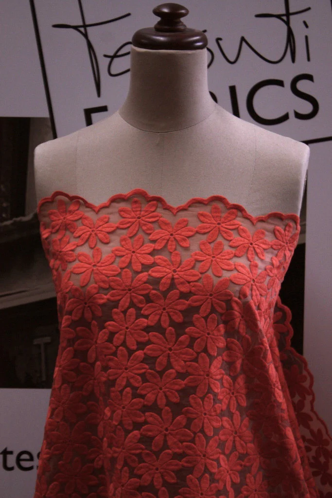 Red Daisy - Image 5