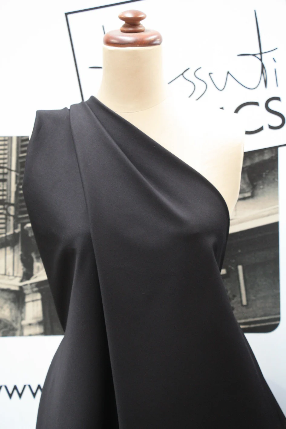 Reflex Black - Image 3
