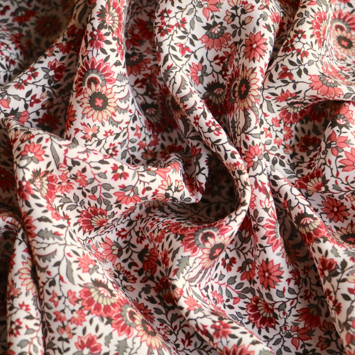 Remnant of Never Ending Garden Viscose Poplin - Image 2
