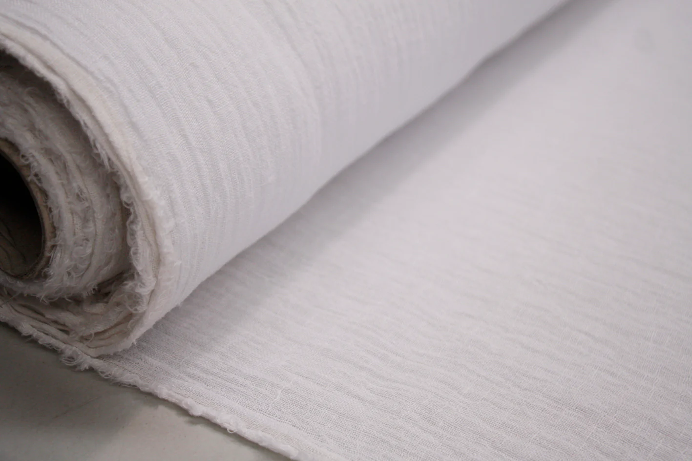Snow White Crinkle Linen Remnant - Image 4
