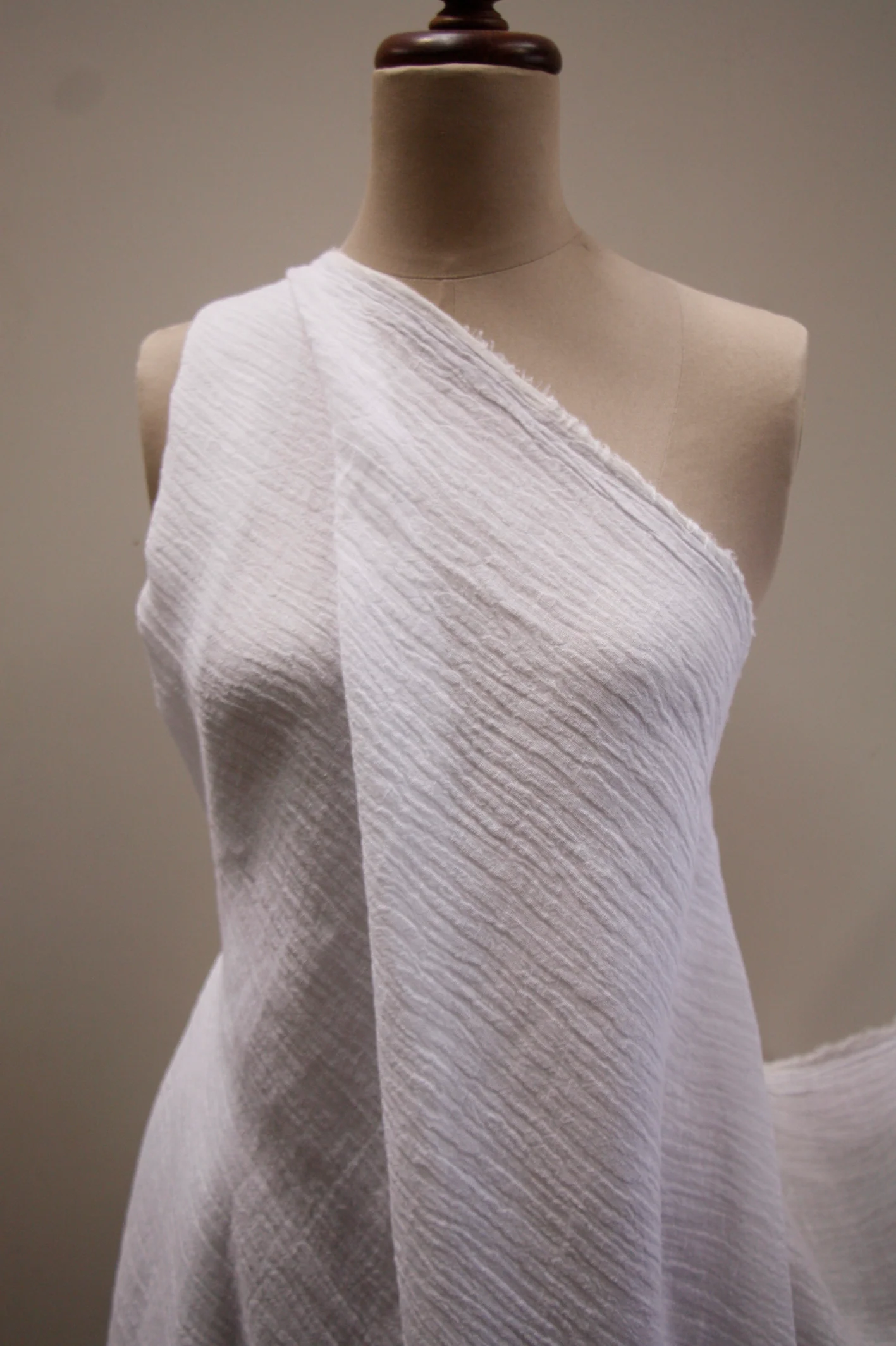 Snow White Crinkle Linen Remnant - Image 5