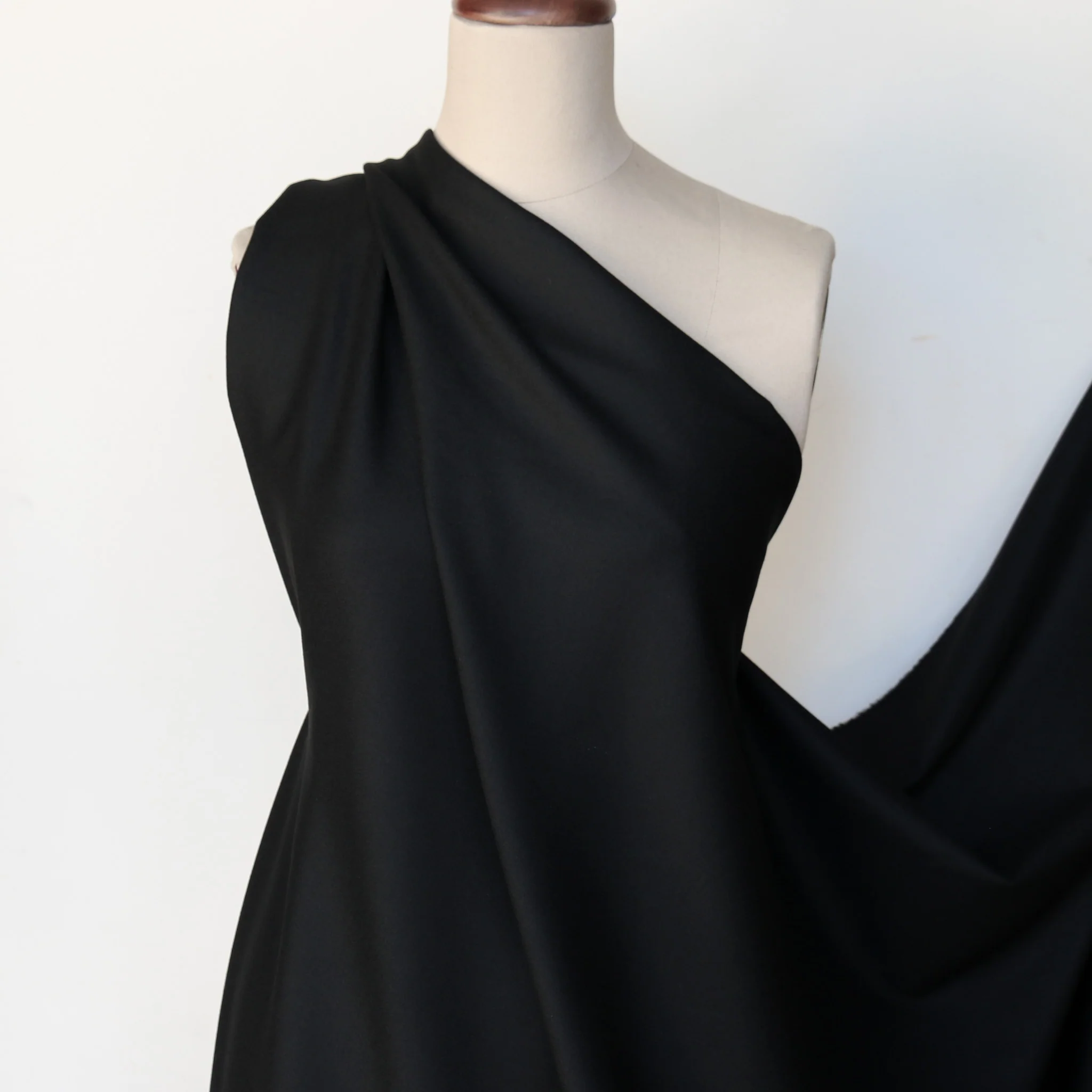 Riva Nero Gaberdine - Image 4