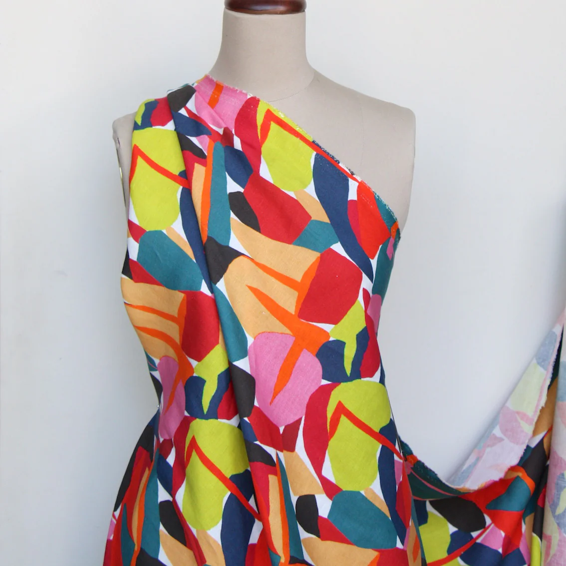 Retrospective Washed Printed Linen - Image 8