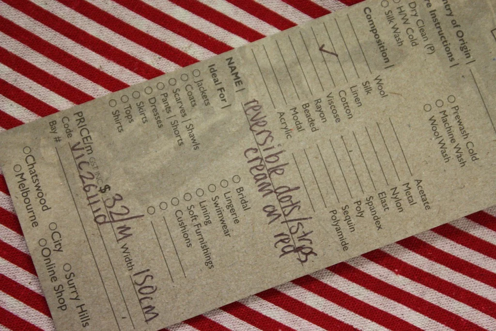 Reversible Dots/Strips Red - Image 4