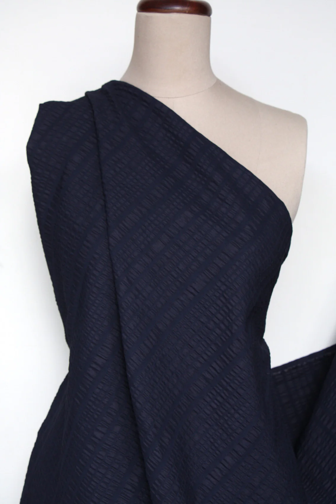 Rippling Navy Stretch Seersucker - Image 5