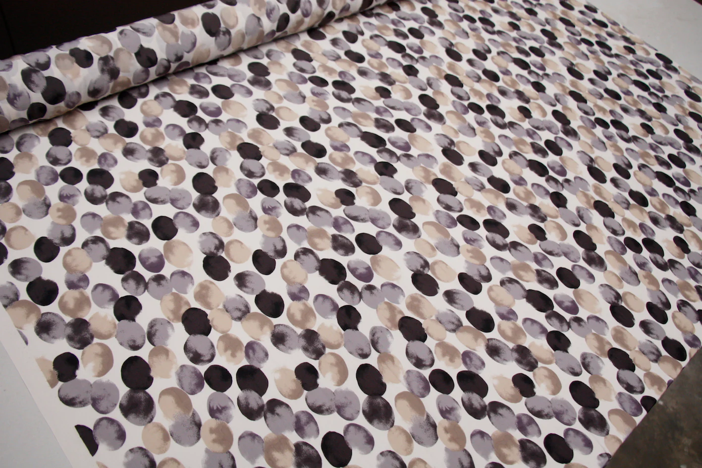 River Washed Stones - Image 4