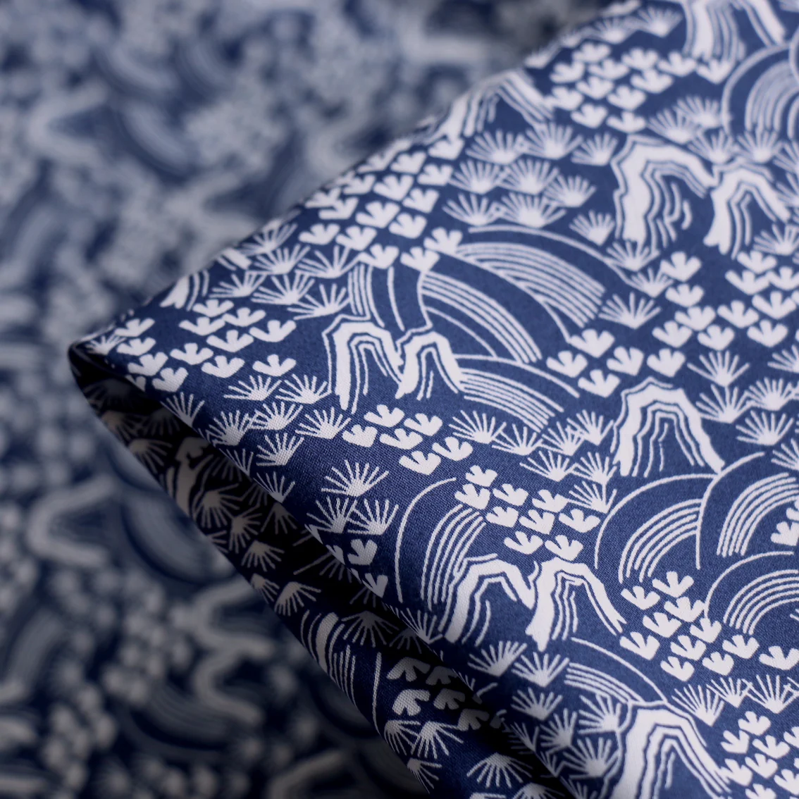 Rolling Hills Navy Liberty Tana Lawnâ˘