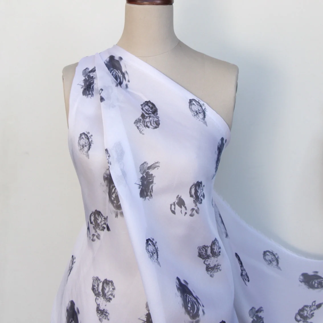 Roses Are Black - Silk Organza - Image 5