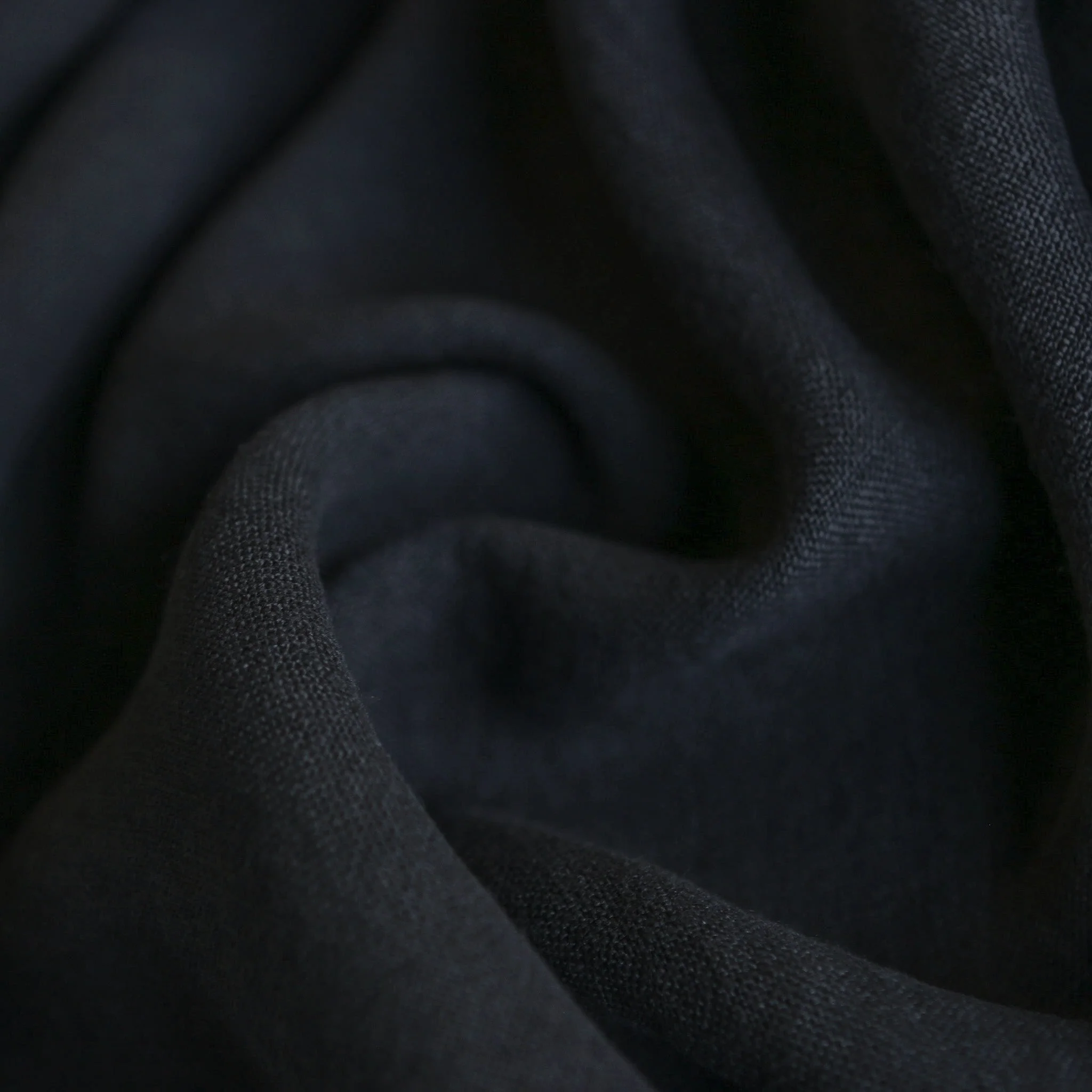 Rune Carbon Navy Washed Heavy Linen - Image 2