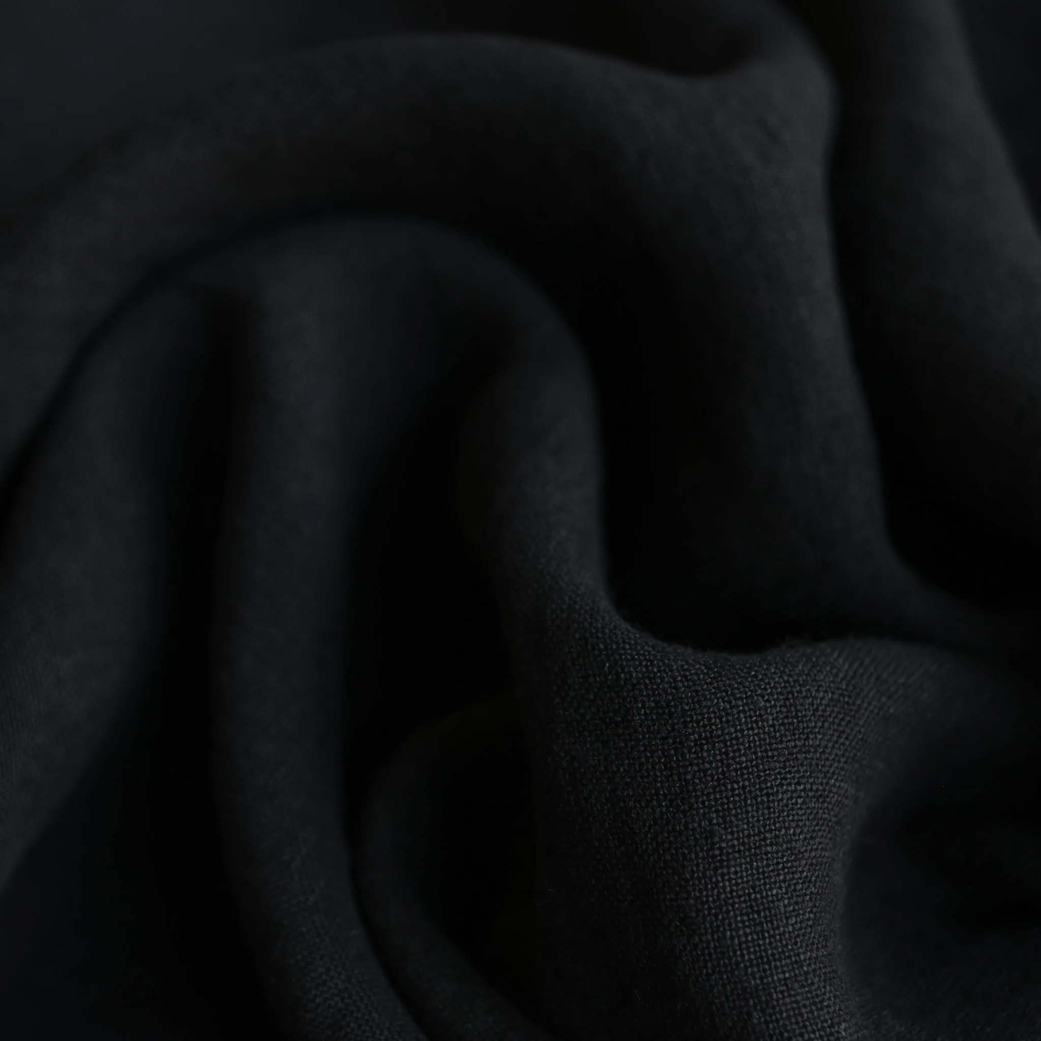Rune Nero Washed Heavy Linen - Image 2