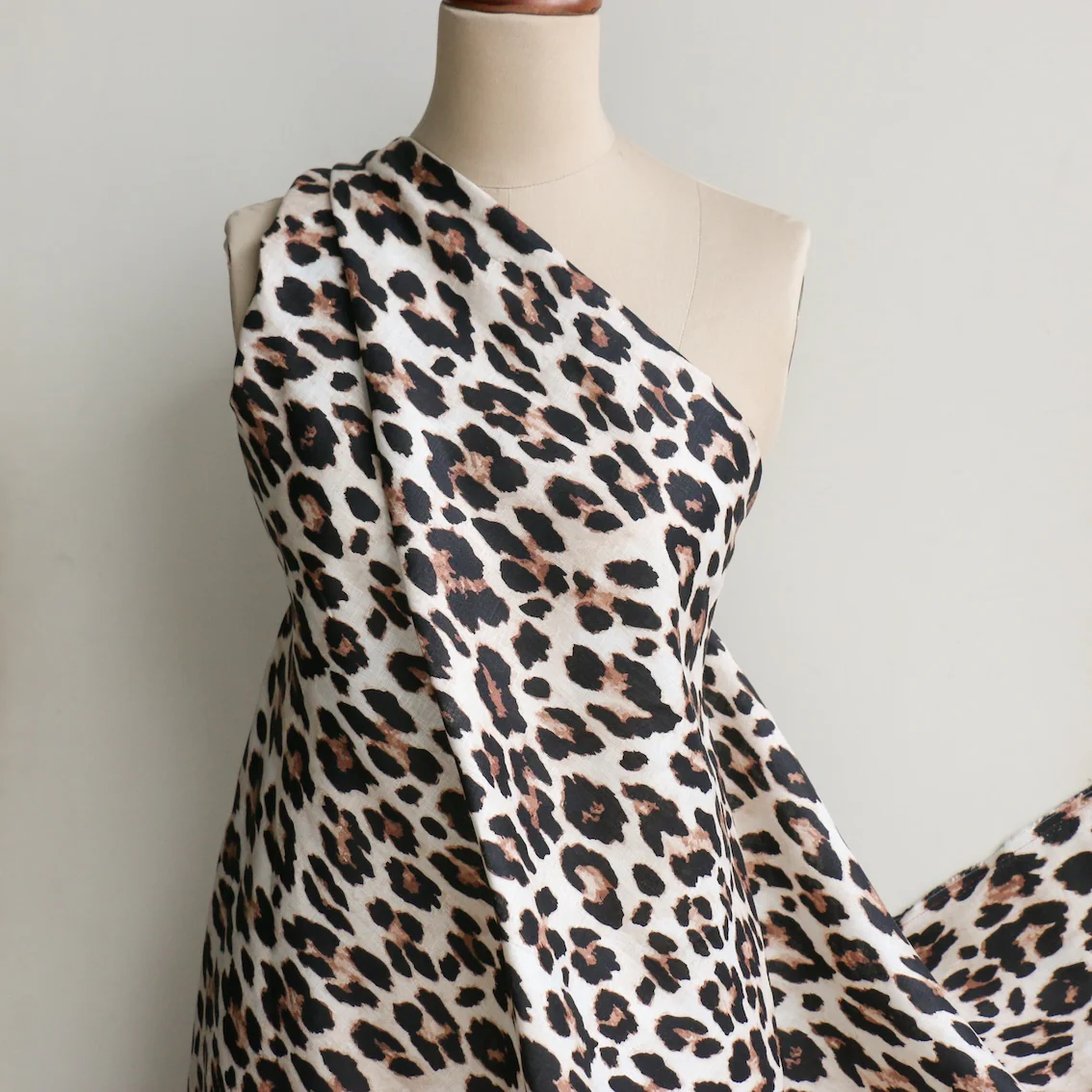 Savannah Cat Printed Linen - Image 5