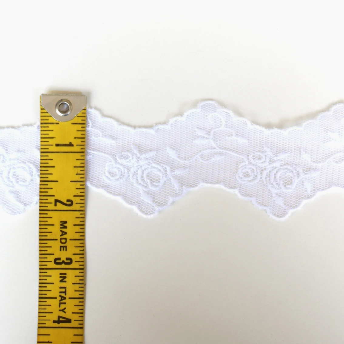 Scalloped White Lace Trim - Image 3