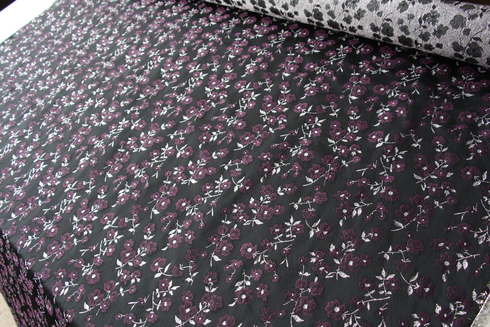 Selective Frosting Jacquard - Image 3