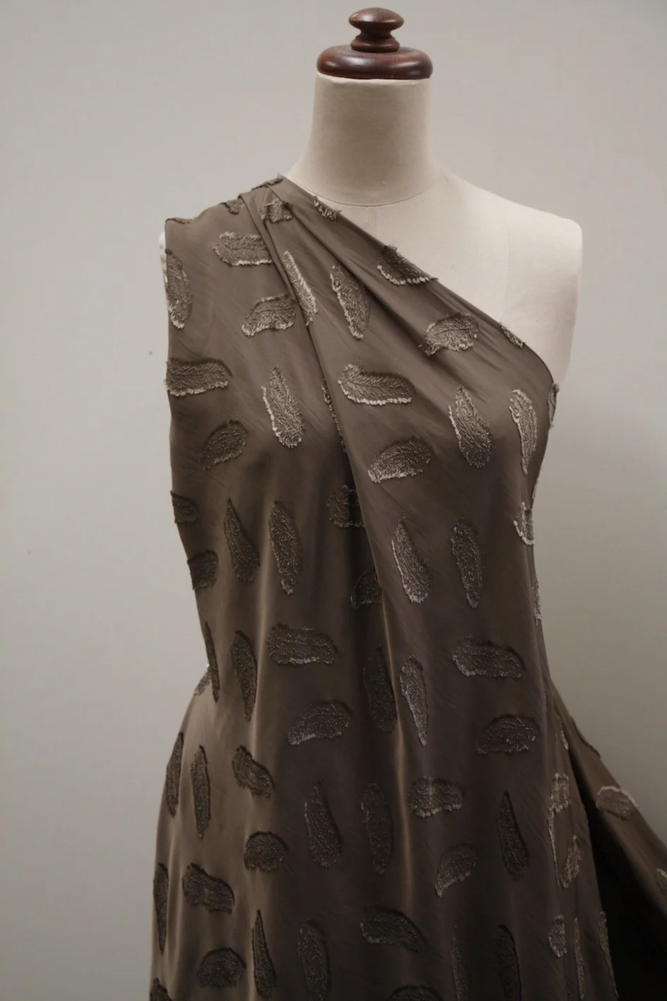 Sepia Feathers Jacquard - Image 5