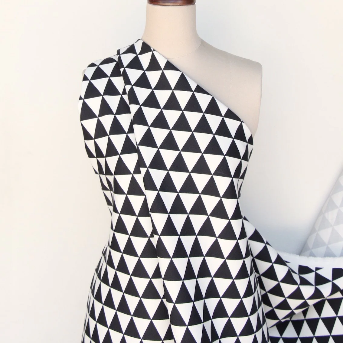 Shadowed Pyramid Wool/Silk - Image 4