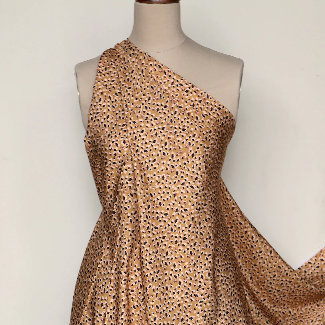 Shia Toffee Viscose Twill - Image 6