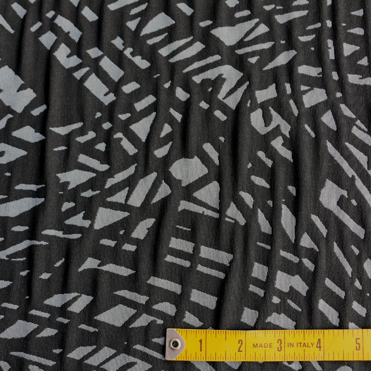 Shredded Grey Bengaline - Image 4