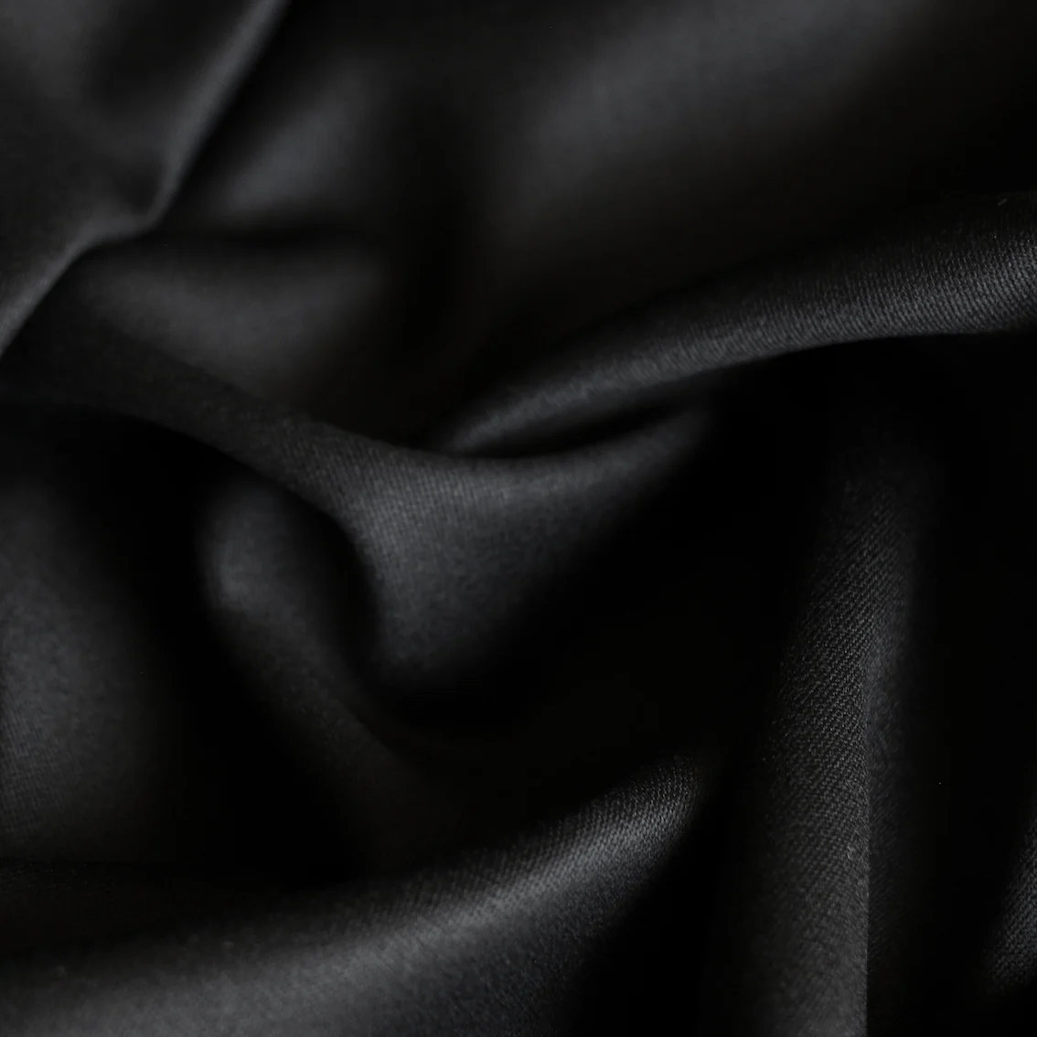 Signette Nero Suiting - Image 2