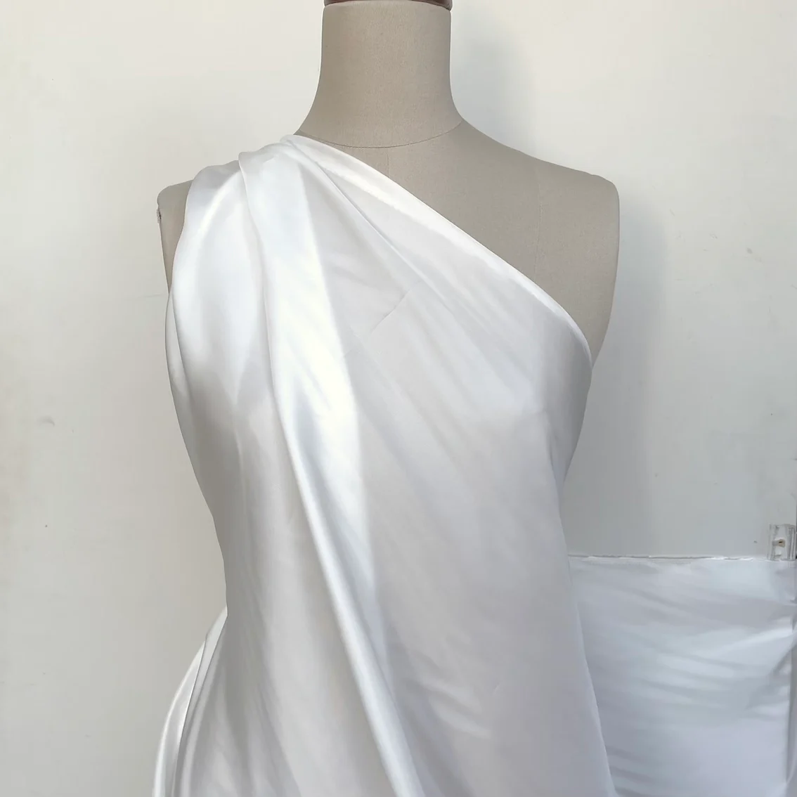 Silk White Rayon Lining (137cm wide) - Image 3