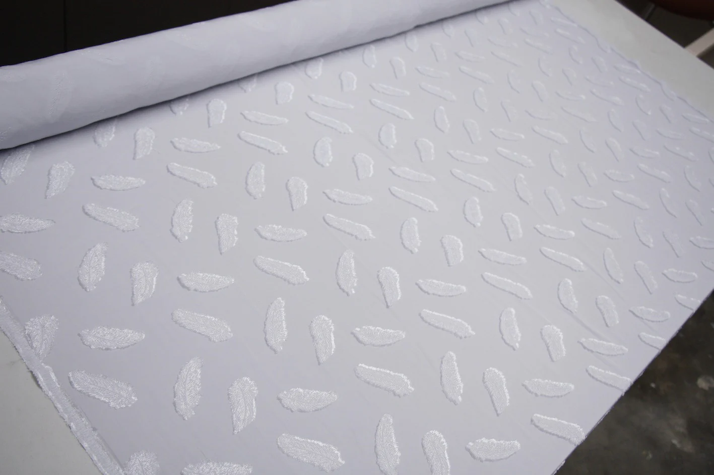Silver Feathers Jacquard - Image 4
