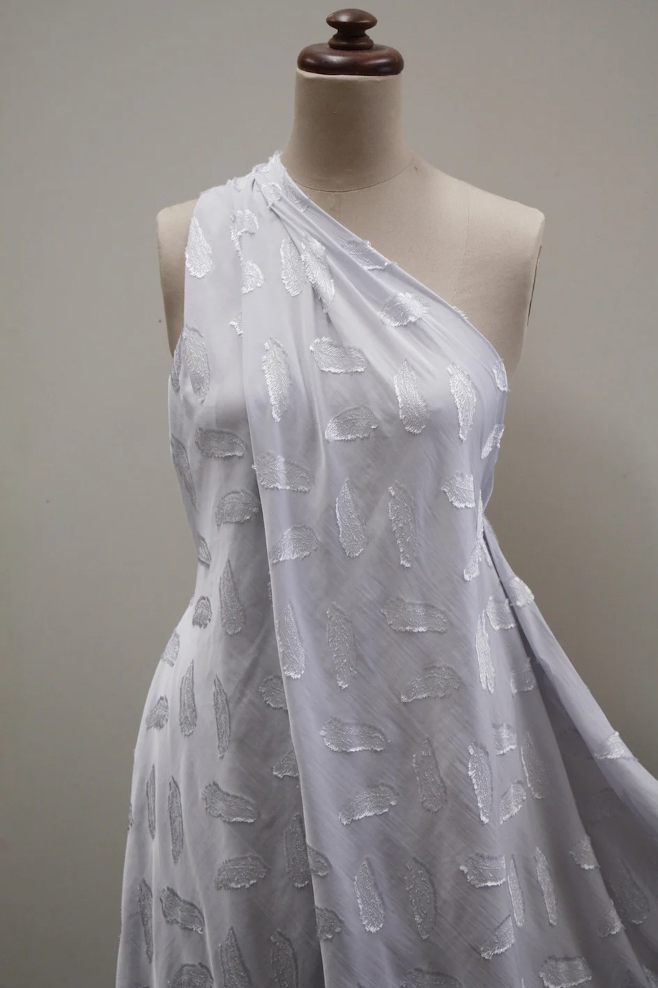 Silver Feathers Jacquard - Image 5