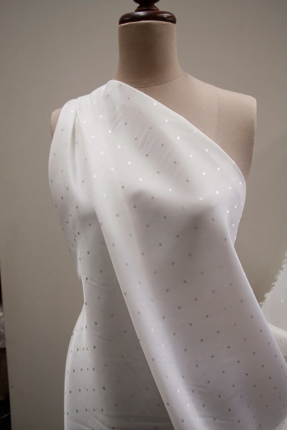 Silver (Ivory) Dot 'L' (150cm wide) - Image 4