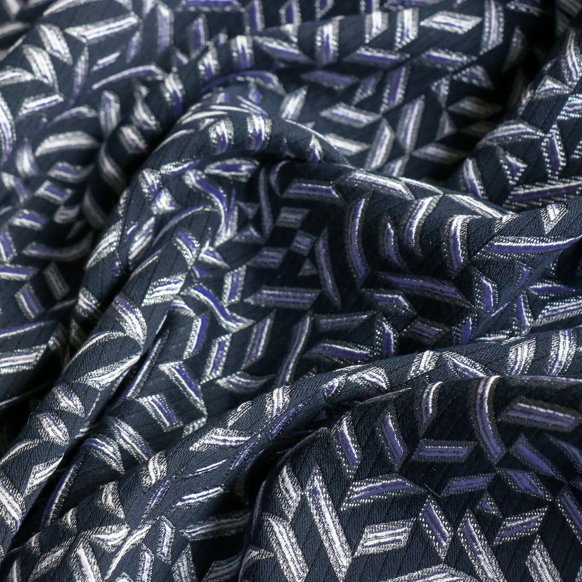 Silver Leaves Jacquard - Image 2