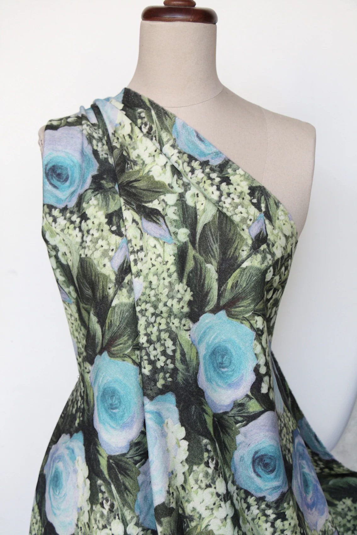 Sky's Roses - Image 5